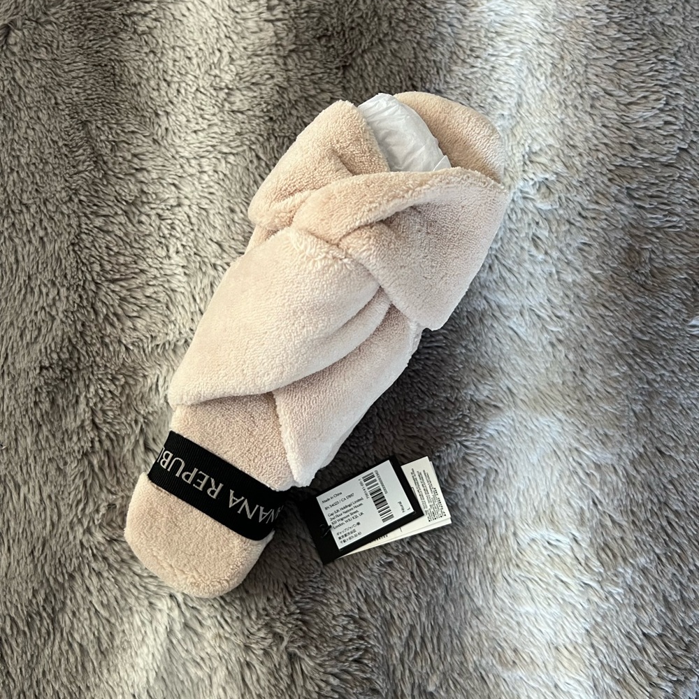 Banana republic plush slides/slippers